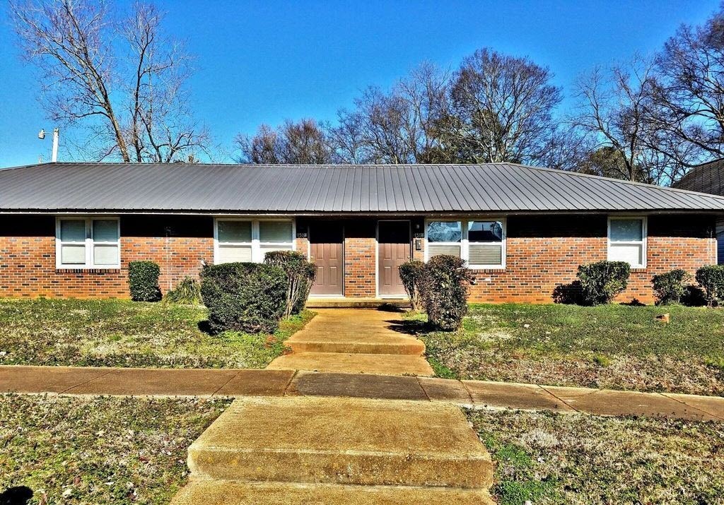 Multifamily property in Decatur